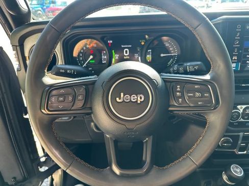 Used 2024 Jeep Wrangler Unlimited w/ Convenience Group AWD/4WD image 26
