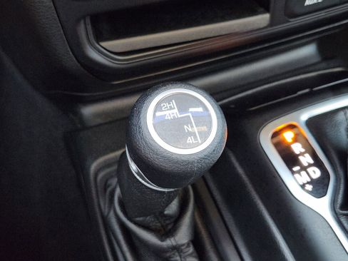 Used 2020 Jeep Wrangler Sport AWD/4WD image 27