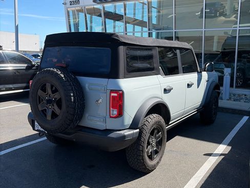 Used 2022 Ford Bronco Black Diamond image 5