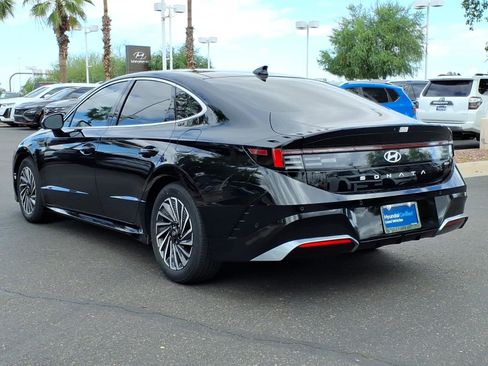 Certified 2025 Hyundai Sonata Limited FWD image 3