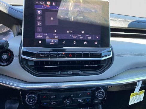 Certified 2022 Jeep Compass Limited AWD/4WD image 18