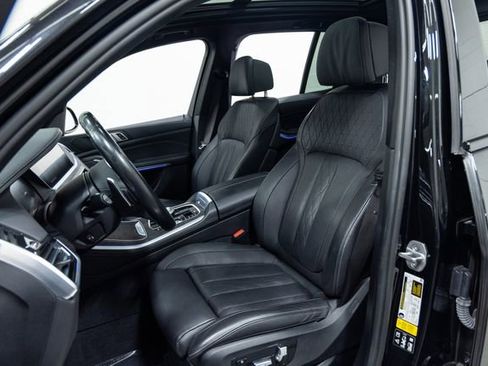 Used 2022 BMW X5 M50i AWD/4WD image 22