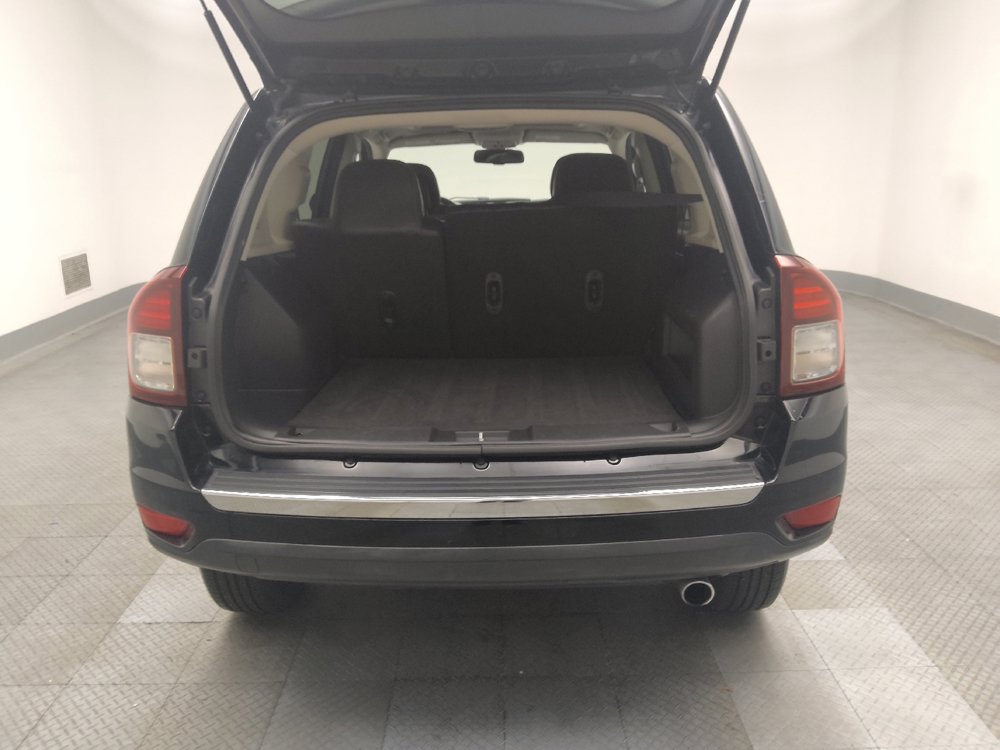 Used 2017 Jeep Compass High Altitude FWD image 29