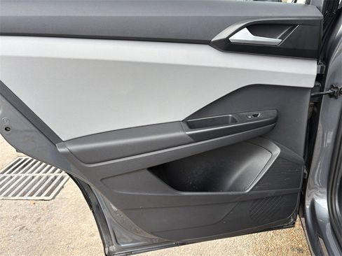 Used 2023 Volkswagen Atlas Cross Sport SE image 22