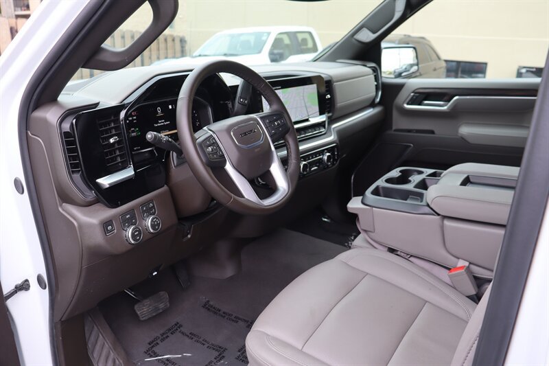 Used 2026 GMC Sierra 1500 SLT AWD/4WD image 18