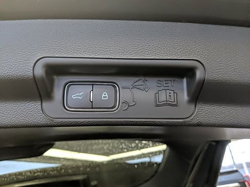 Used 2023 Ford Explorer XLT w/ Equipment Group 202A image 10