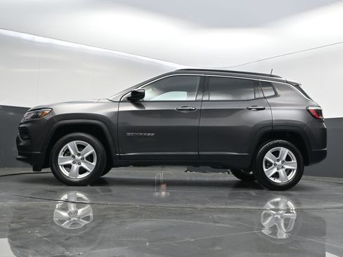 Used 2022 Jeep Compass Latitude AWD/4WD image 38