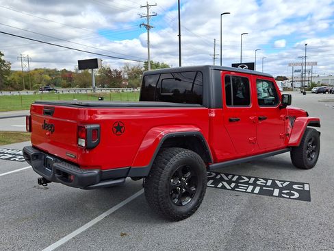 Used 2021 Jeep Gladiator Sport image 7