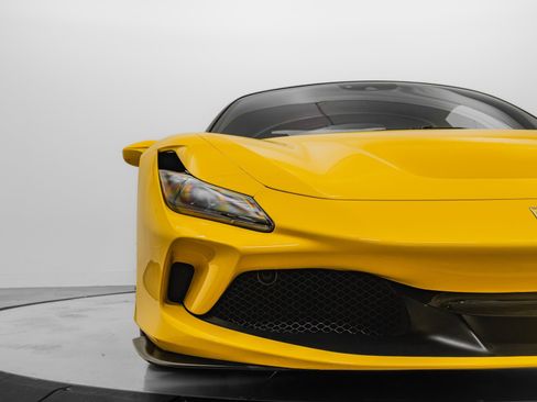 Used 2021 Ferrari F8 Tributo image 44