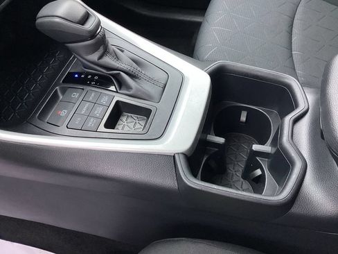 Used 2025 Toyota RAV4 XLE AWD/4WD image 27