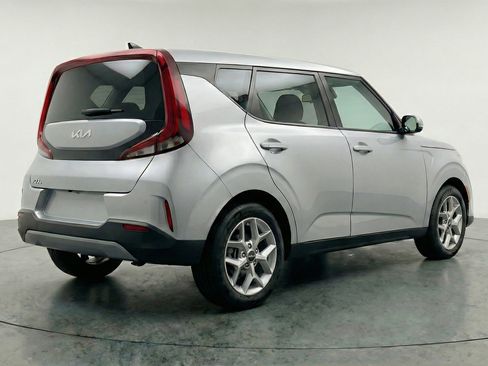 Used 2025 Kia Soul FWD image 9
