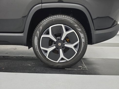 Used 2024 Rivian R1S Adventure image 9