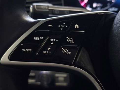 Used 2025 Mercedes-Benz GLE 350 4MATIC image 40