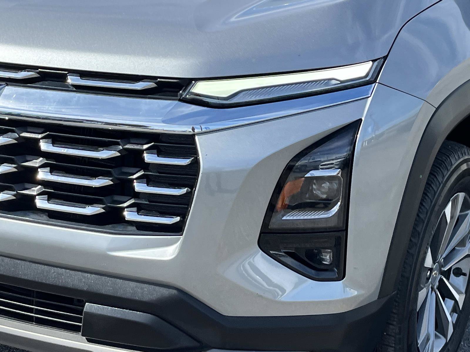 Used 2025 Chevrolet Equinox LT w/ Convenience Package II FWD image 12
