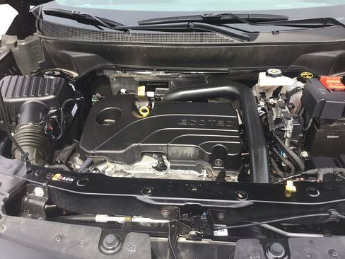 Used 2025 Chevrolet Equinox LT AWD/4WD image 11