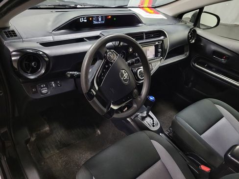Used 2019 Toyota Prius C FWD image 13