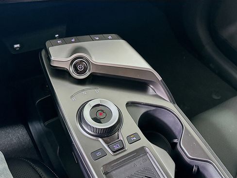 Used 2024 Kia EV6 Wind image 25