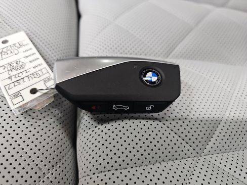 New 2026 BMW X5 xDrive50e w/ Climate Comfort Package AWD/4WD image 38