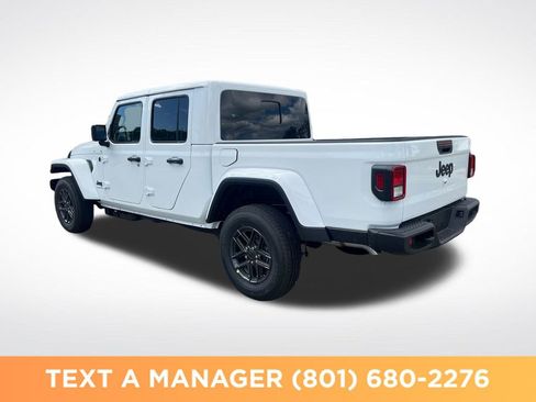 New 2026 Jeep Gladiator Sport AWD/4WD image 3