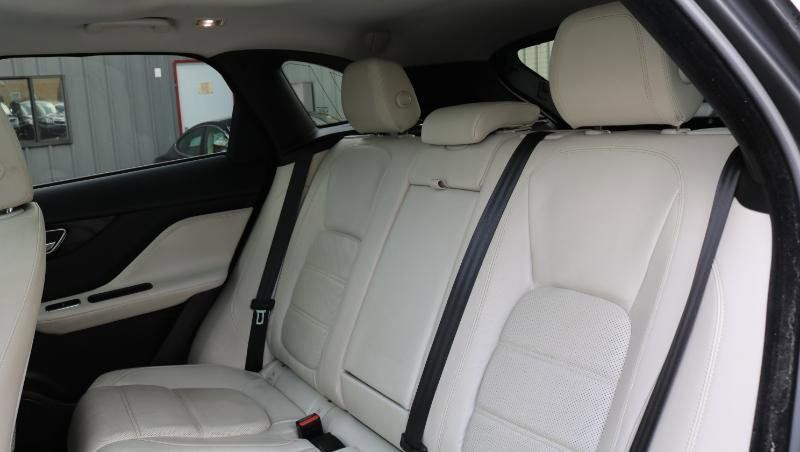 Used 2018 Jaguar F-PACE Prestige AWD/4WD image 19