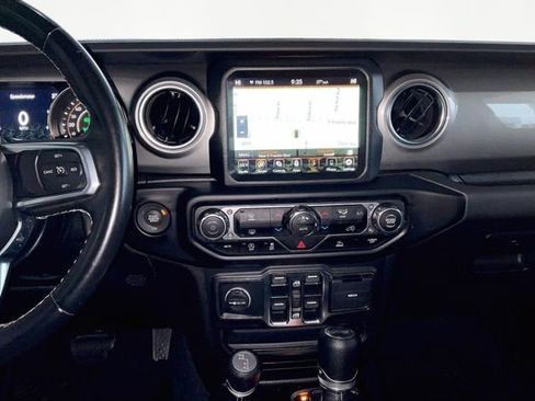 Used 2022 Jeep Wrangler Unlimited Sahara image 9