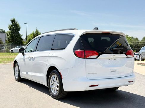Used 2021 Chrysler Voyager Lxi FWD image 12