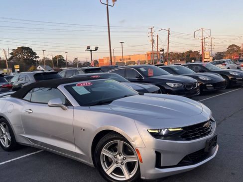 Used 2019 Chevrolet Camaro LT RWD image 1