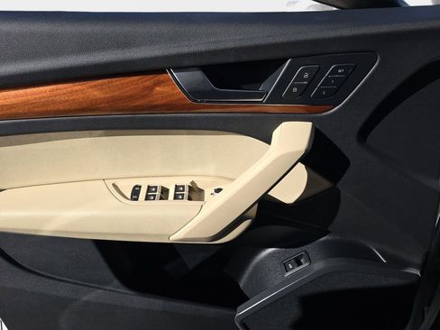 Certified 2023 Audi Q5 2.0T Premium w/ Convenience Package image 18