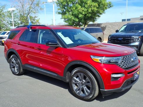 Certified 2023 Ford Explorer XLT w/ Equipment Group 202A AWD/4WD image 1