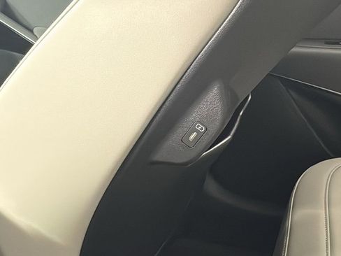 New 2025 Kia Niro EX image 36