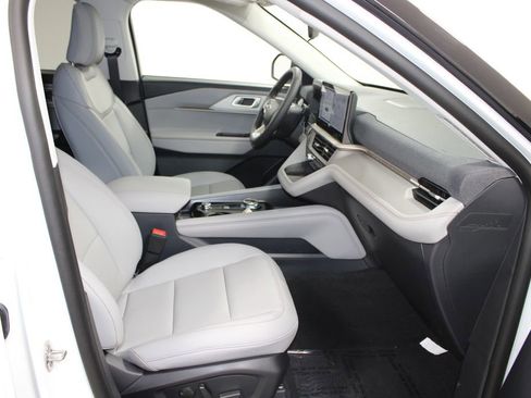 New 2026 Ford Explorer Active RWD image 29