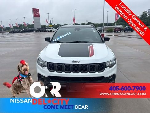 Used 2025 Jeep Compass Trailhawk AWD/4WD image 8