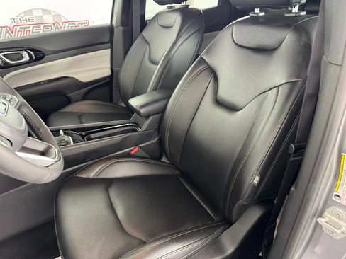 Used 2024 Jeep Compass Limited AWD/4WD image 30