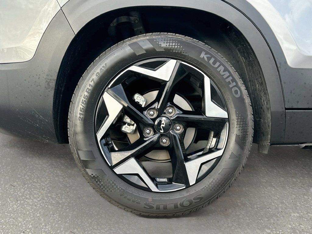 Used 2025 Kia Seltos EX w/ EX Sunroof Package FWD image 30