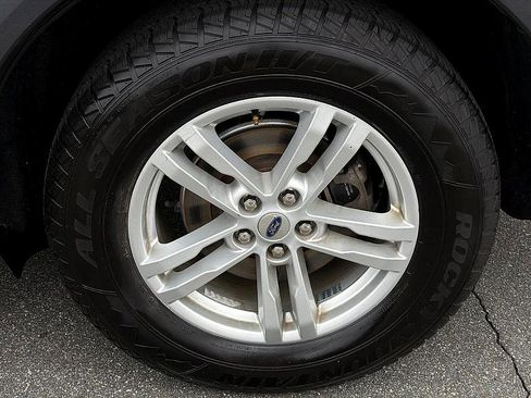 Used 2021 Ford Explorer XLT w/ Class III Trailer Tow Package image 6