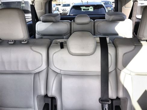 Used 2025 Ford Expedition Max Platinum image 24