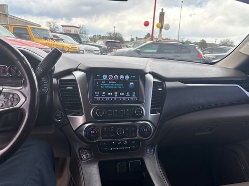 Used 2018 Chevrolet Suburban LT w/ LT Signature Package AWD/4WD image 13