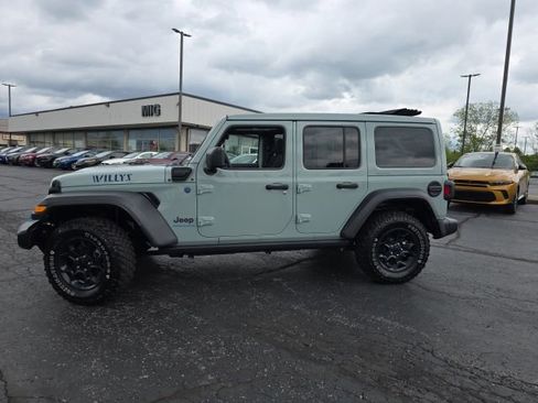 Used 2023 Jeep Wrangler Unlimited w/ Sun & Screen Package AWD/4WD image 3
