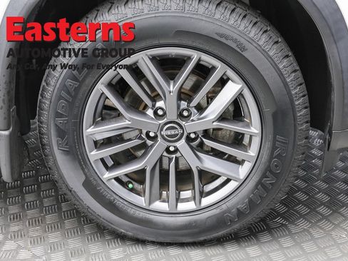 Used 2023 Nissan Rogue S AWD/4WD image 27