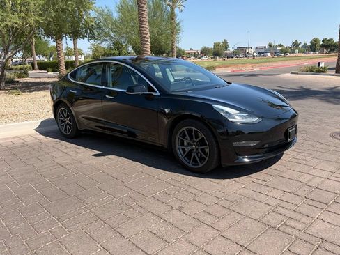 Used 2018 Tesla Model 3 Long Range RWD image 1