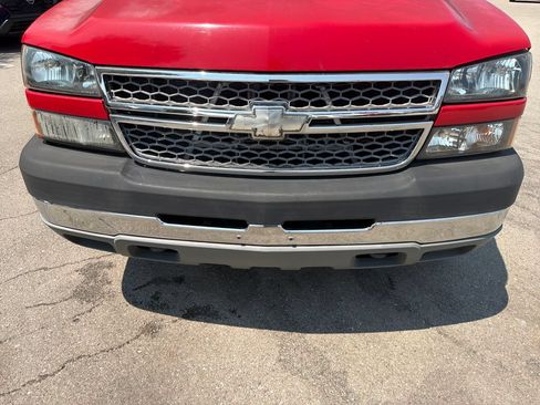 Used 2005 Chevrolet Silverado 2500 LS AWD/4WD image 39