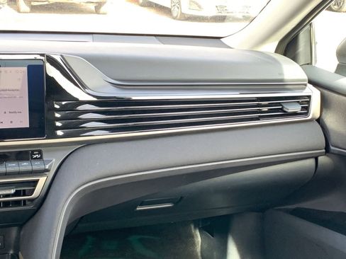 Used 2025 Toyota Camry LE image 34