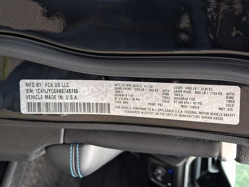 Certified 2022 Jeep Grand Cherokee Trailhawk w/ Luxury Tech Group III AWD/4WD image 29