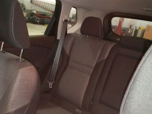 Used 2022 Nissan Rogue SV image 3