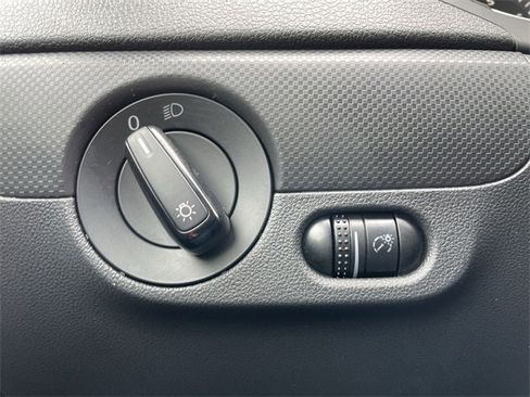 Used 2016 Volkswagen Jetta S image 27