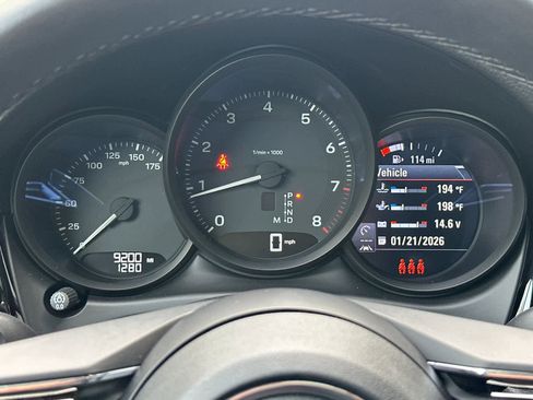 Used 2025 Porsche Macan image 28