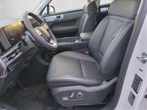 Used 2025 Hyundai Santa Fe SEL image 16