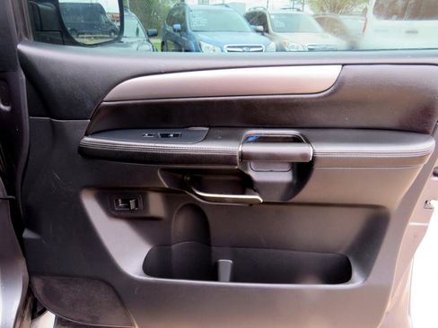 Used 2013 Nissan Armada SV image 16