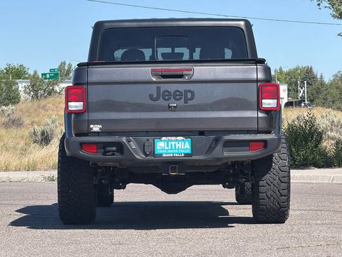 Used 2023 Jeep Gladiator Sport AWD/4WD image 7