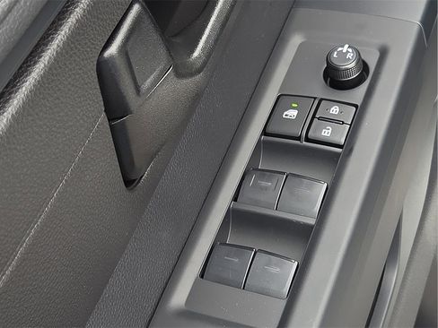 New 2026 Toyota Tundra SR image 18